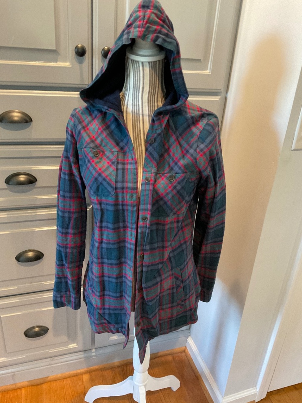 Eddie Bauer Long Sleeve Red and Blue Plaid Hooded Flannel Shacket, Size S